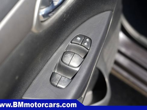 Used 2015 Nissan Sentra SV FWD image 23