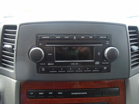 Used 2005 Jeep Grand Cherokee Limited AWD/4WD image 18