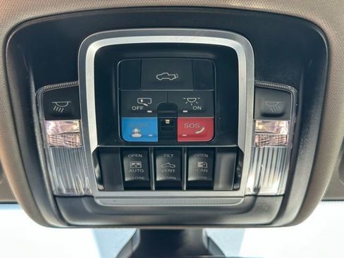 Used 2024 RAM 3500 Laramie image 24