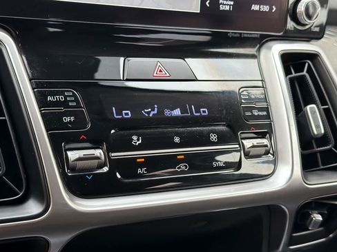 Used 2022 Kia Sorento S FWD image 24