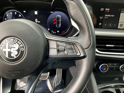 Used 2024 Alfa Romeo Stelvio Veloce AWD/4WD image 12