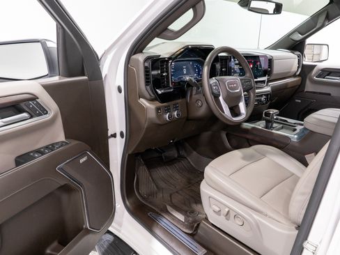 Used 2024 GMC Sierra 1500 SLT w/ SLT Convenience Package AWD/4WD image 13