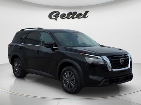 Certified 2025 Nissan Pathfinder SV image 7