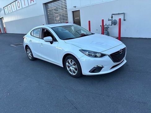 Used 2016 MAZDA MAZDA3 i Sport FWD image 2