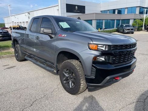 Used 2019 Chevrolet Silverado 1500 Custom Trail Boss w/ Custom Convenience Package AWD/4WD image 3