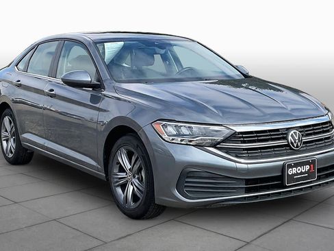 Used 2024 Volkswagen Jetta SE FWD image 3