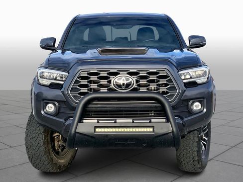 Used 2022 Toyota Tacoma TRD Sport w/ TRD Premium Sport Package AWD/4WD image 4