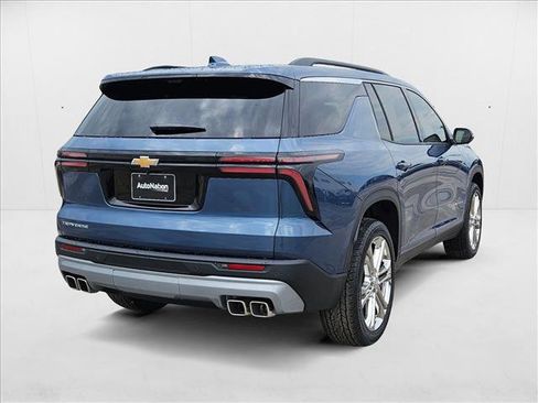 New 2026 Chevrolet Traverse LT w/ Driver Confidence Package image 2