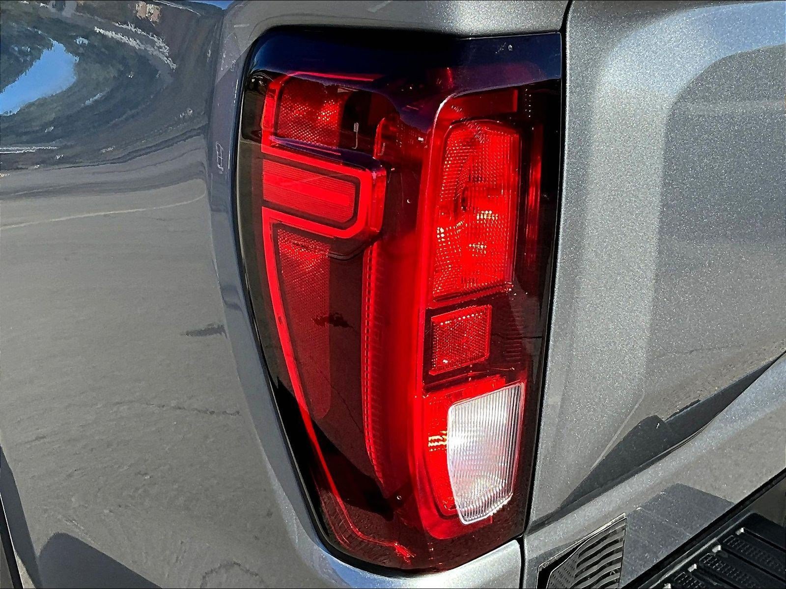 Used 2021 GMC Sierra 1500 SLE w/ X31 Off-Road Package AWD/4WD image 23