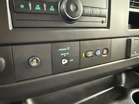 Used 2020 Chevrolet Express 2500 w/ Driver Convenience Package image 27
