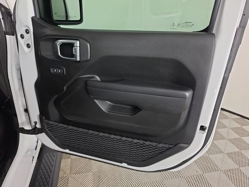 Used 2023 Jeep Gladiator Sport AWD/4WD image 47