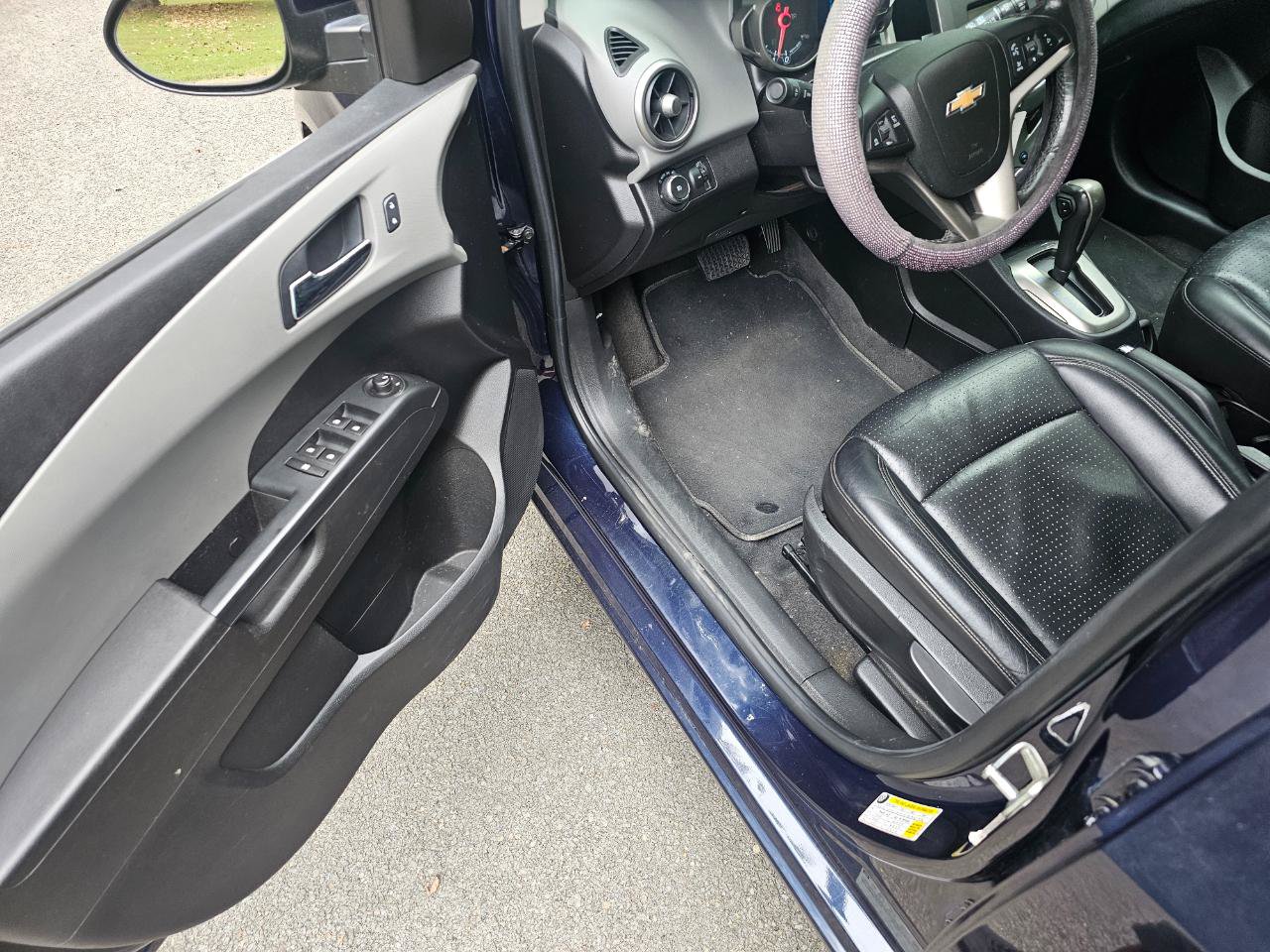 Used 2016 Chevrolet Sonic LTZ FWD image 5
