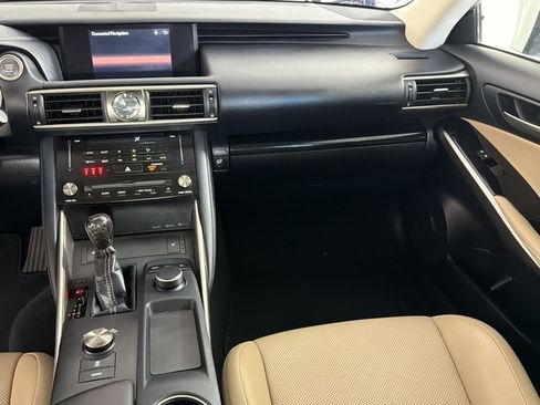 Used 2018 Lexus IS 300 AWD image 27