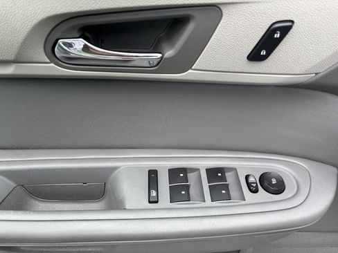 Used 2015 Chevrolet Traverse LS FWD image 10
