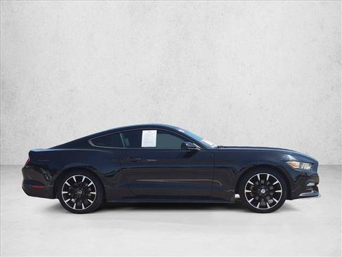 Used 2017 Ford Mustang Coupe RWD image 4