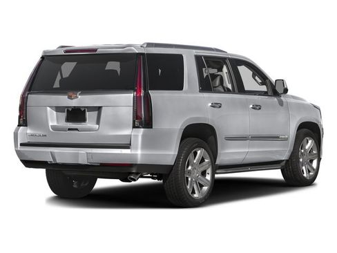Used 2016 Cadillac Escalade Luxury AWD/4WD image 5