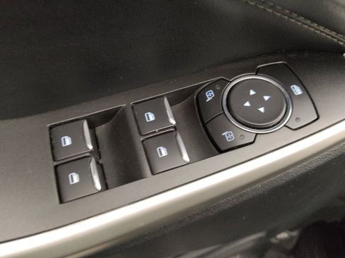 Used 2022 Ford Explorer XLT image 27