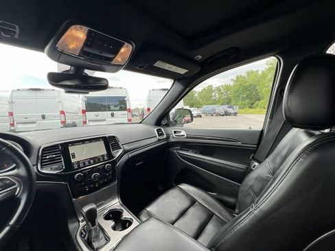 Used 2021 Jeep Grand Cherokee Limited AWD/4WD image 11