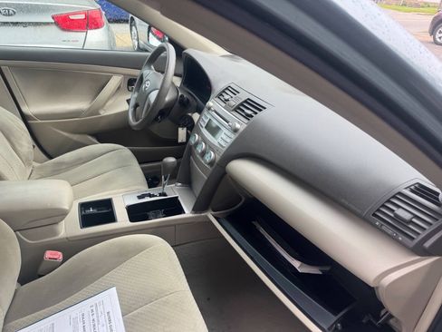 Used 2009 Toyota Camry SE FWD image 17