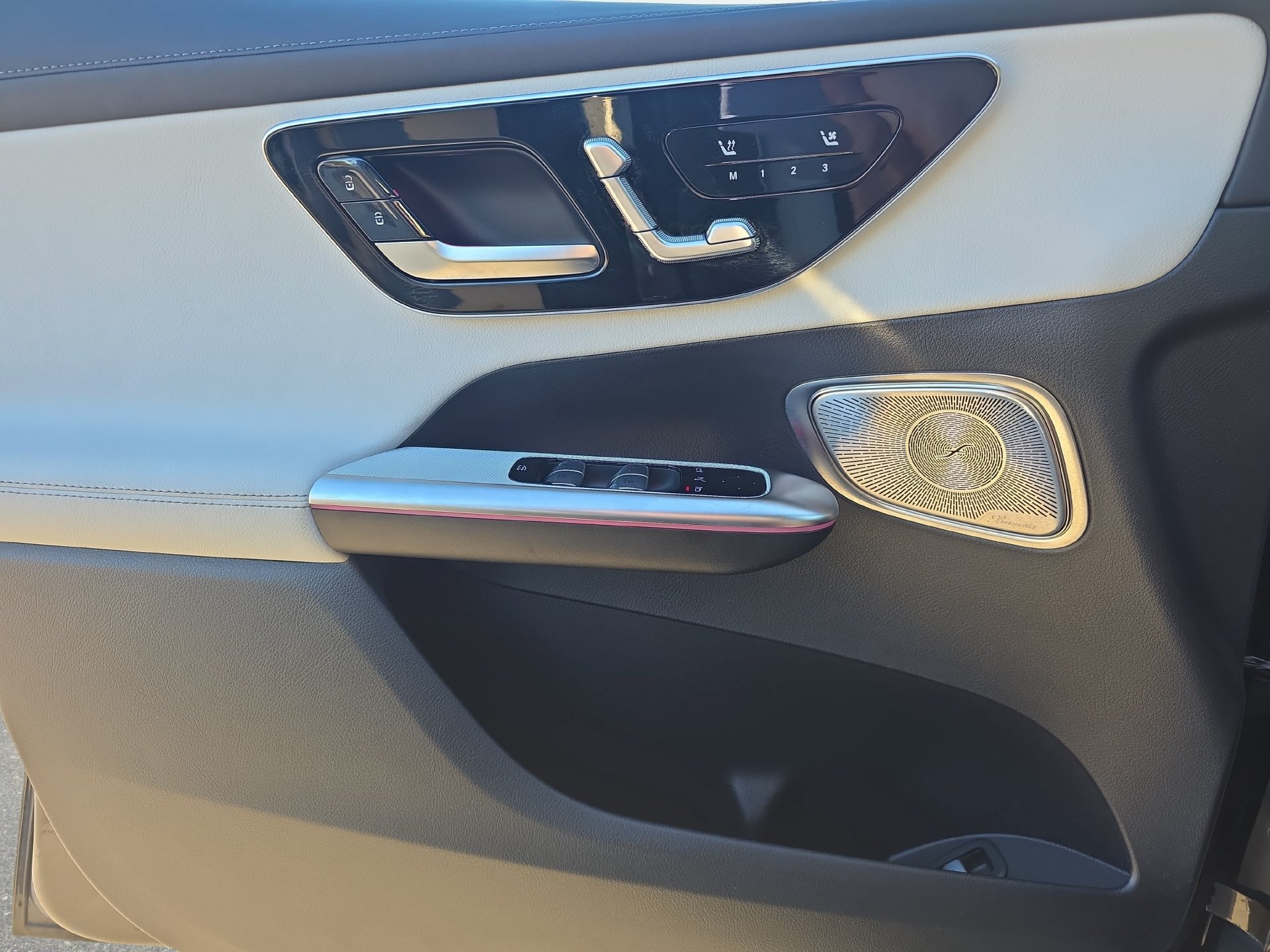 Used 2026 Mercedes-Benz GLC 300 4MATIC image 25