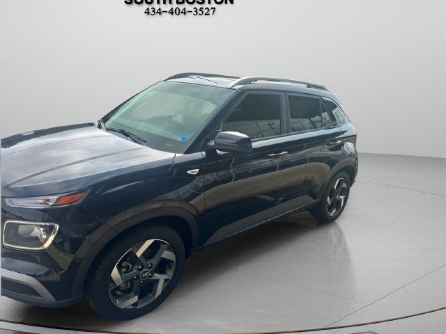 Used 2023 Hyundai Venue SEL w/ Cargo Package FWD image 3