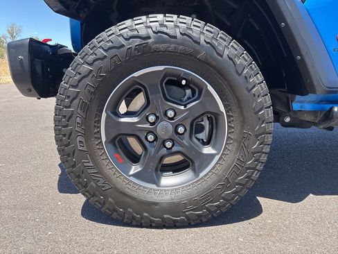 Used 2023 Jeep Gladiator Rubicon w/ LED Lighting Group AWD/4WD image 34