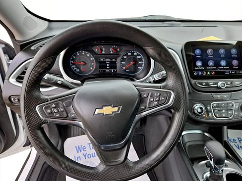 Used 2024 Chevrolet Malibu LT image 14