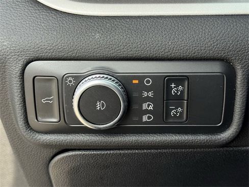 Used 2021 Ford Explorer XLT w/ Equipment Group 202A image 24