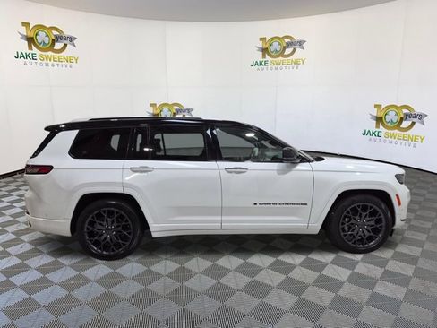 Used 2023 Jeep Grand Cherokee L Summit w/ Advanced Protech Group IV AWD/4WD image 11
