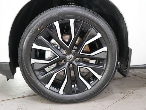 Certified 2026 Toyota bZ AWD/4WD image 31