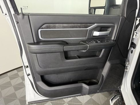 Used 2024 RAM 3500 Big Horn image 13