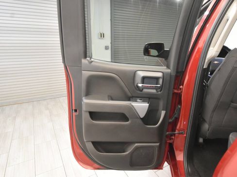 Used 2018 Chevrolet Silverado 1500 LT w/ All Star Edition image 18