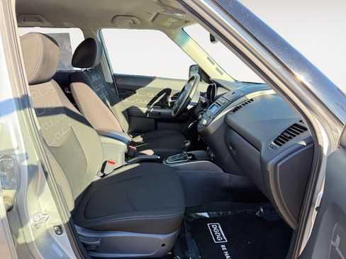 Used 2013 Kia Soul + image 19