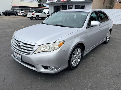 Used 2011 Toyota Avalon FWD image 3