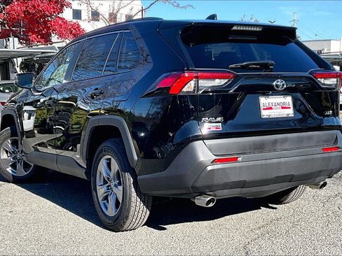 Used 2025 Toyota RAV4 XLE image 11