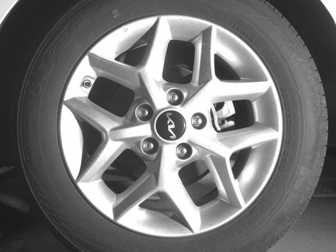 Used 2025 Kia Soul LX w/ LX Technology Package image 11