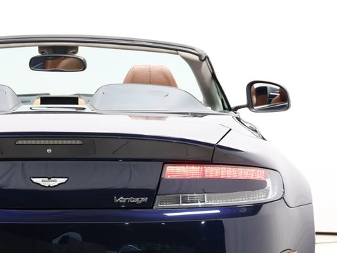 Used 2014 Aston Martin V8 Vantage Roadster image 49