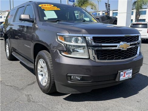 Used 2018 Chevrolet Suburban LT w/ Luxury Package RWD image 10