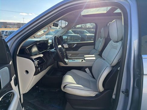 Used 2021 Lincoln Navigator Black Label image 10