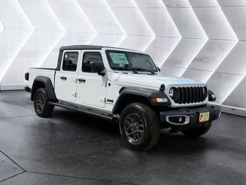 New 2026 Jeep Gladiator Sport AWD/4WD image 8
