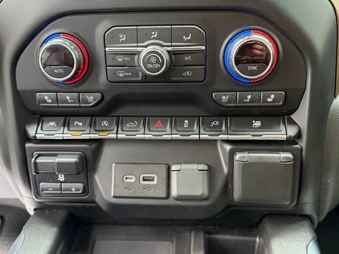 Certified 2020 Chevrolet Silverado 1500 High Country w/ Technology Package AWD/4WD image 34