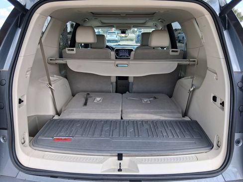 Used 2021 GMC Acadia Denali w/ Denali Technology Package FWD image 6
