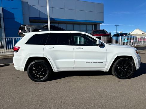 Used 2021 Jeep Grand Cherokee Laredo X image 6
