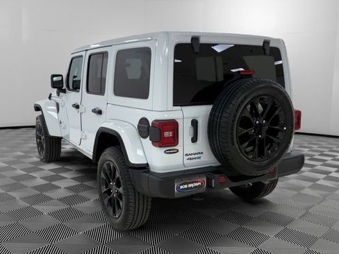 Used 2025 Jeep Wrangler Unlimited Sahara w/ Safety Group AWD/4WD image 3