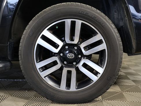 Used 2018 Toyota 4Runner Limited AWD/4WD image 18