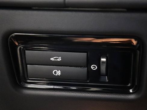 Used 2015 Jaguar XJ L Portfolio RWD image 43