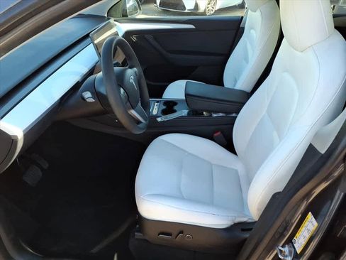 Used 2023 Tesla Model Y Long Range image 18
