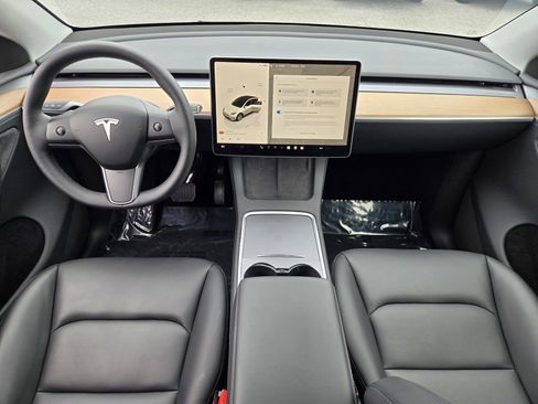 Used 2023 Tesla Model Y Long Range AWD/4WD image 14