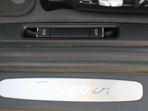 Used 2015 Porsche Cayman image 33