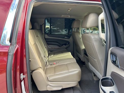 Used 2020 Chevrolet Suburban Premier image 45